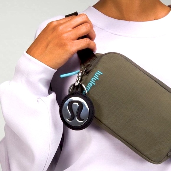 Lululemon BLACK Bag Charm & Keychain with Mirror BNWT - Picture 5 of 10